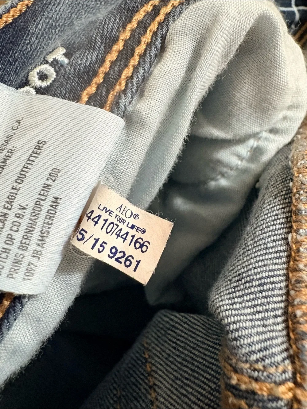 American Eagle Outfitters Kick Boot Medium Wash Mid-Rise Jeans Size 29”